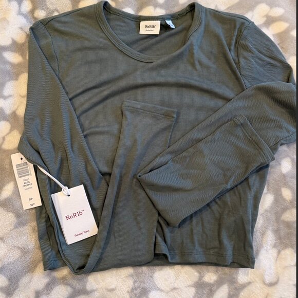NWT Aritzia Long Sleeve - Picture 2 of 4